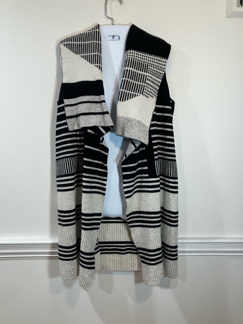 Vince. Grey Striped Cashmere Sweatervest- Black & Grey M